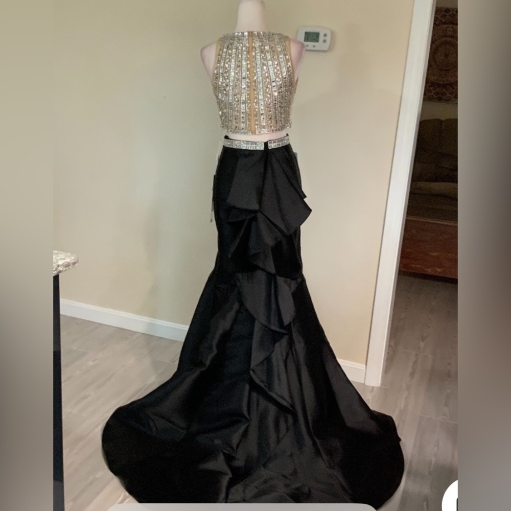 Elegant Black Evening Gown